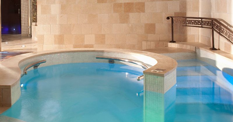 Spa pool at Maison Bérard, credit Maison Bérard