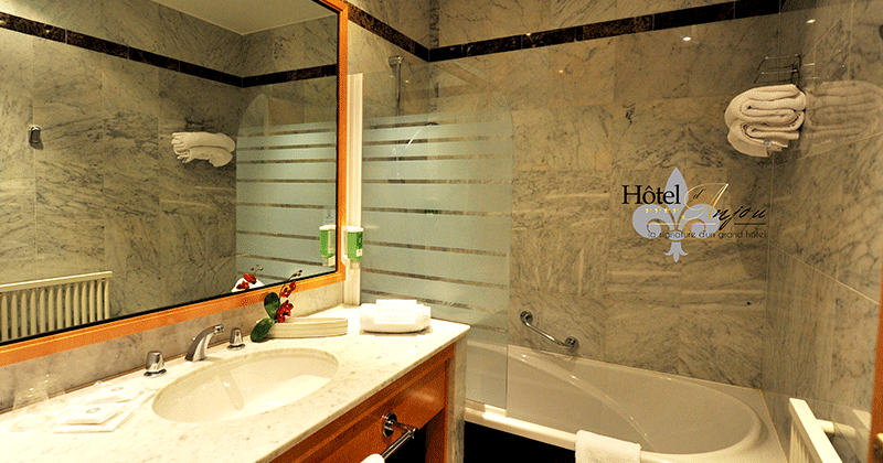 Bathroom---Credits-Hotel-D'Anjou--Angers