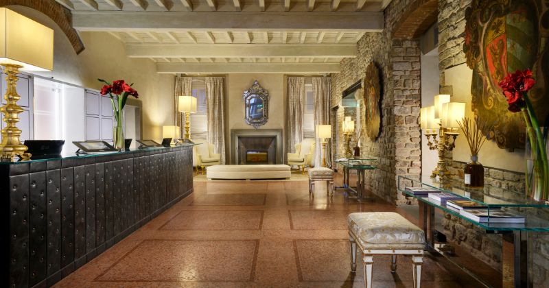 Essential Florence hotels - Hotel Brunelleschi reception - Credits Hotel Brunelleschi