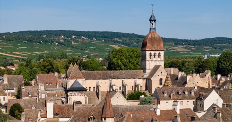 Chateau La Commaraine, village of Pommard, credit Pierre Tual and Romain Berthiot