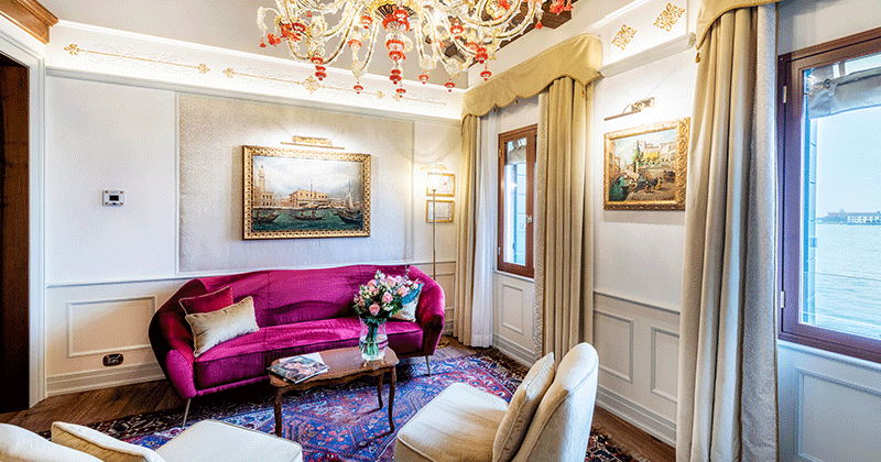 Guestroom---Credits-Hotel-Monaco-&-Grand-Canal