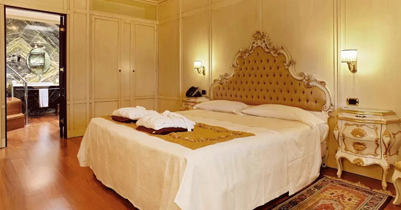 Guestroom--Credits-Villa-Quaranta-Tommasi-Wine-Hotel-&-Spa