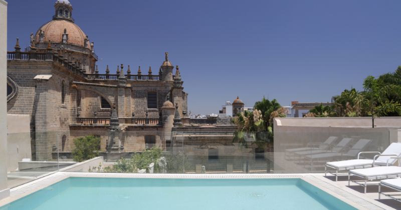 Hotel Bodega Tio Pepe swimming pool, credit Hotel Bodega Tio Pepe
