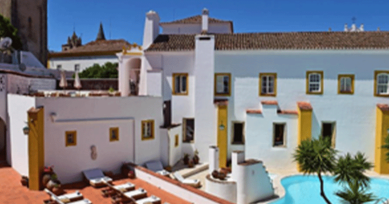 Hotels-in-Alentejo---Pousada-Convento-de-Evora-pool-