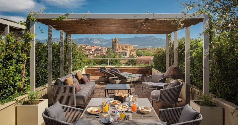 Marques de Riscal breakfast on terrace of Premium Spa Terrace room, credit Marriott International