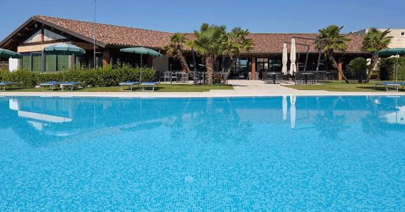 Pool--Credits-Villa-Quaranta-Tommasi-Wine-Hotel-&-Spa