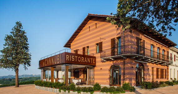 Barolo wine tour - Credits Esterni ristorante