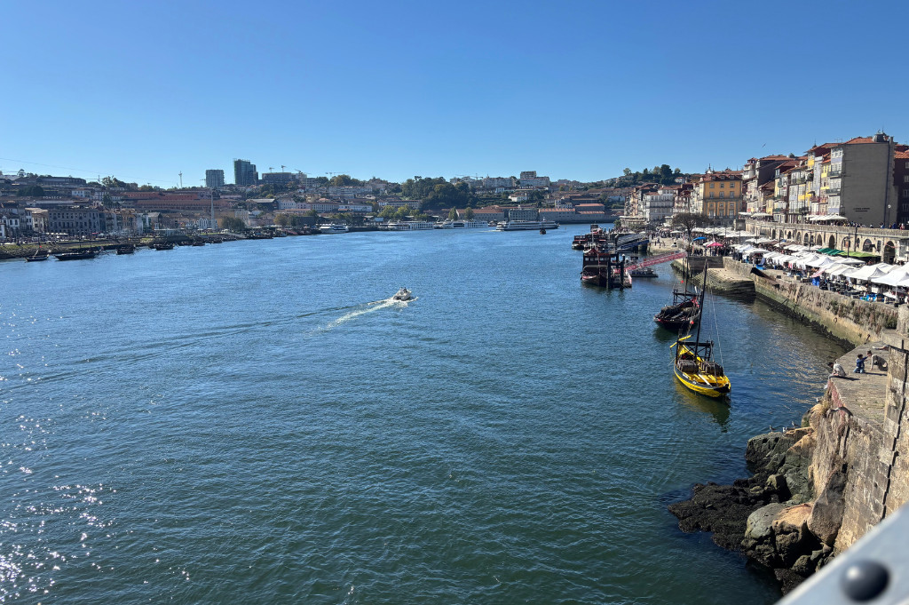 Pleasant weather, autumn, Porto