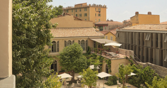 Hotel du Couvent, courtyard, credit Michael Hotel du Couvent