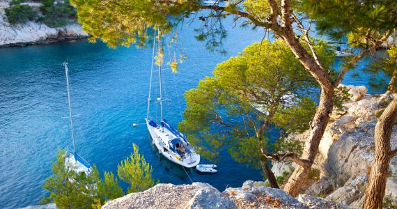 Luxury Marseille Wine Tasting Tour, Cassis sailing boat