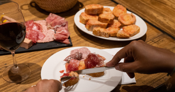 Charcuterie and Priorat wines Penedes wines food pairing, credit Gemma Sala