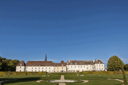 Burgundy wine tours -Credits-Chateau-de-Gilly