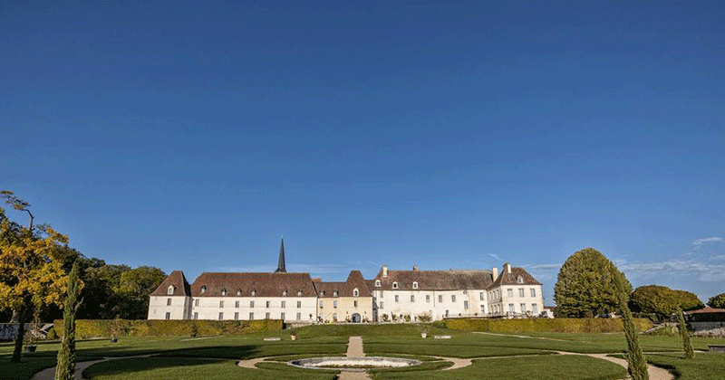 Burgundy wine tours -Credits-Chateau-de-Gilly