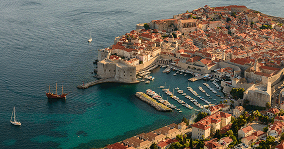 Dubrovnik-old-town-autor-luka-esenko-source-croatian-tourist-board