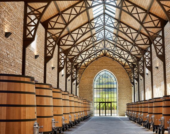 Burgundy winery, credits Gevrey Nuits Tourisme - Cuverie Faiveley le 38 @Serge Chapuis