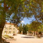 Chateau l'Hospitalet courtyard, credit Chateau l'Hospitalet