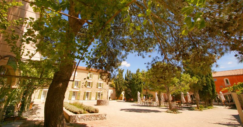 Chateau l'Hospitalet courtyard, credit Chateau l'Hospitalet