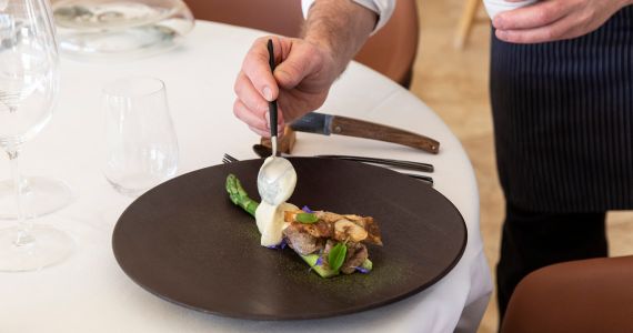 Chateau l'Hospitalet L'Art de Vivre gastronomic meal, credit Chateau L'Hospitalet