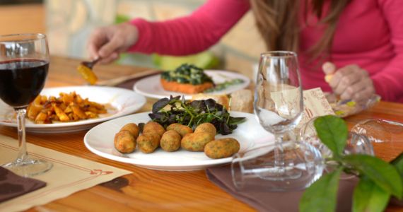 Jerez sherry tour, food pairings, credit Andalusia Tourism