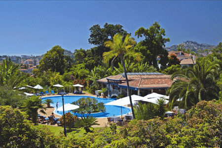 Madeira-Quinta-Jardins-do-Lago-pool-800-x-420