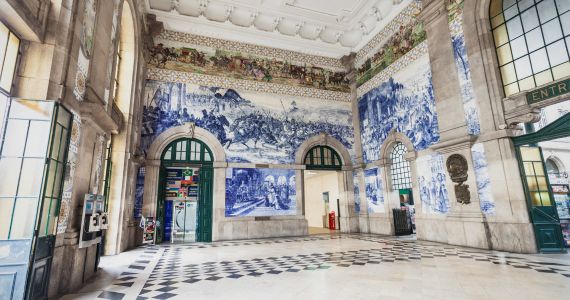 Porto tours - Sao Bento station