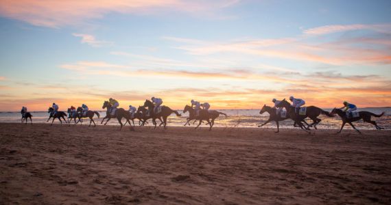 Andalusia sherry tours, Sanlucar de Barrameda, horse race on the beach. Credit Andalusia Tourism