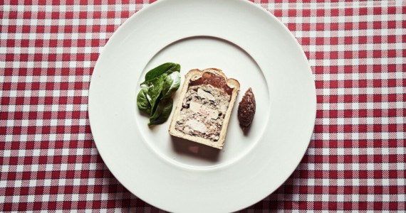 Food tours France, Vallee de la Gastronomie, Daniel et Denise Lyon Aura Viola meal, credit Cherrystone