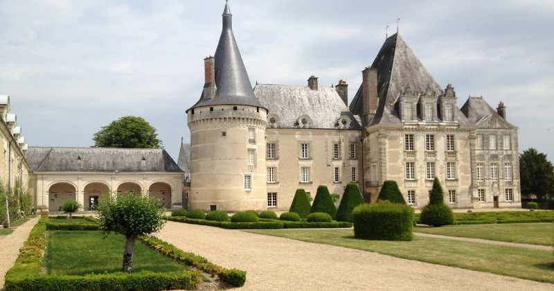 Chateau Mouton Rothschild is a premium wine house standing proudly in bordeaux, open to visitors on a bordeaux wine holiday